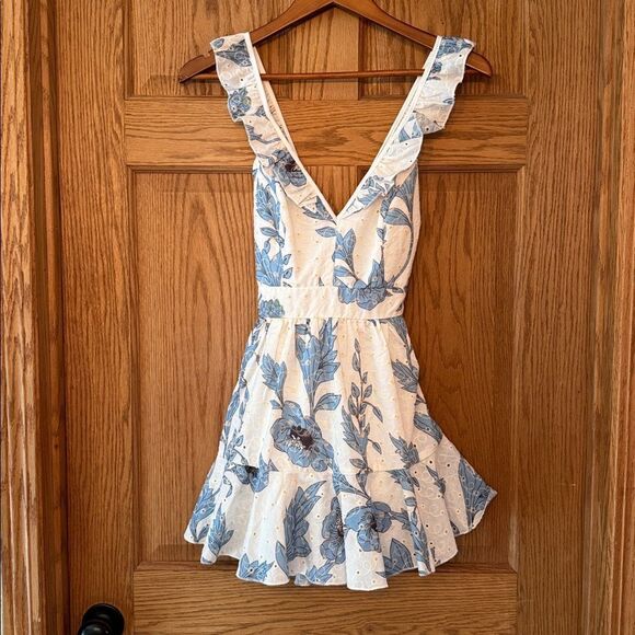 SIMPLEE Eyelet Floral Romper *NEW* - Picture 8 of 12